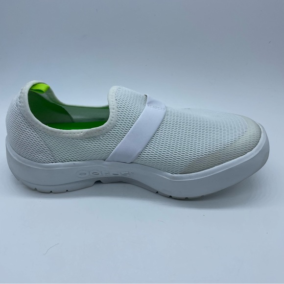 Oofos Oomg Eezee Recovery Sneaker.